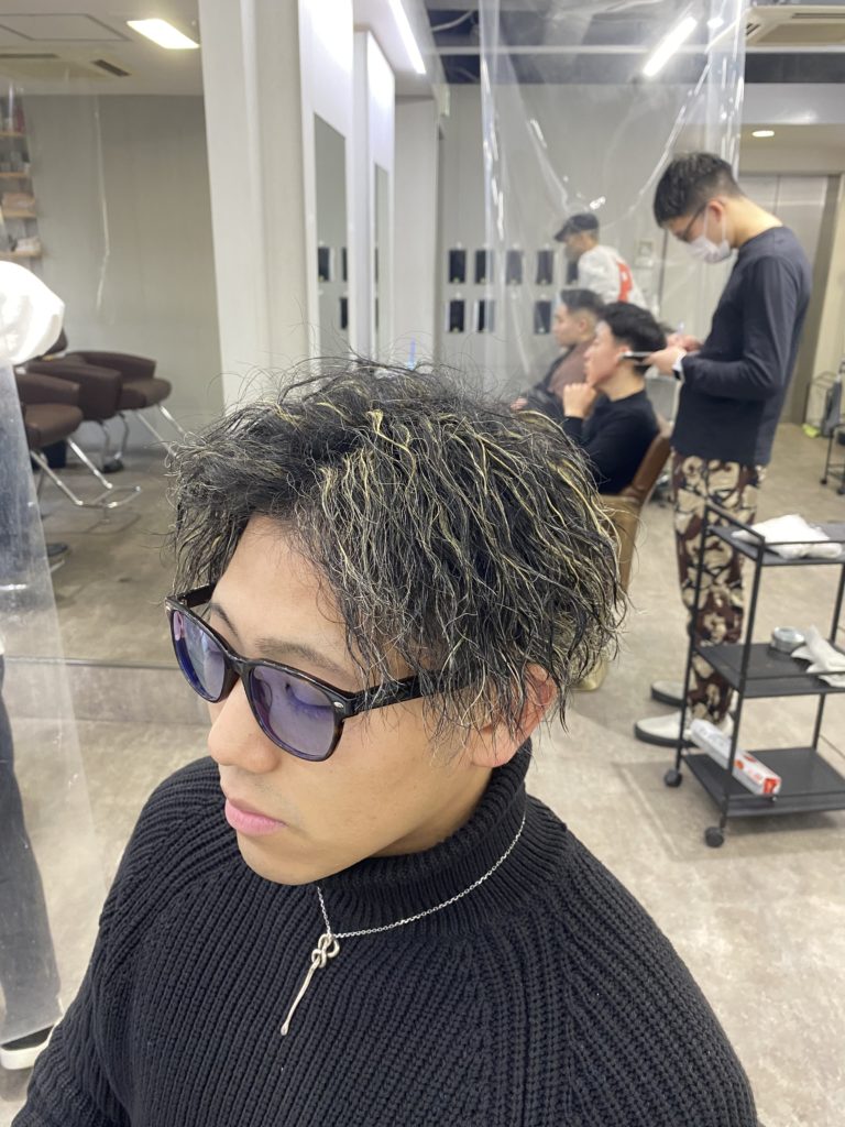 メッシュパーマで周りと差をつけませんか? frei(フライ)|大阪 梅田の美容室 メッシュパーマで周りと差をつけませんか? frei(フライ)|大阪 梅田の美容室