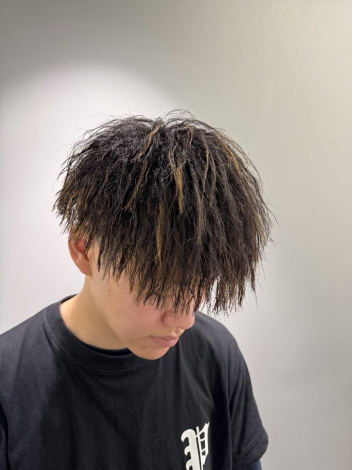 パイルツイストの特徴 | frei（フライ）｜大阪 梅田の美容室